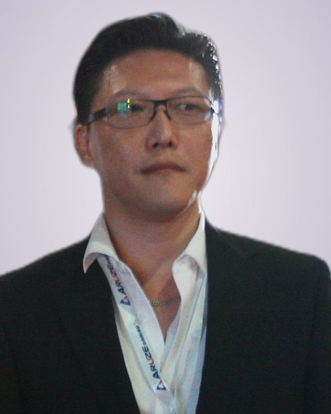 Don Lee, CEO of CosmoBridge Inc.